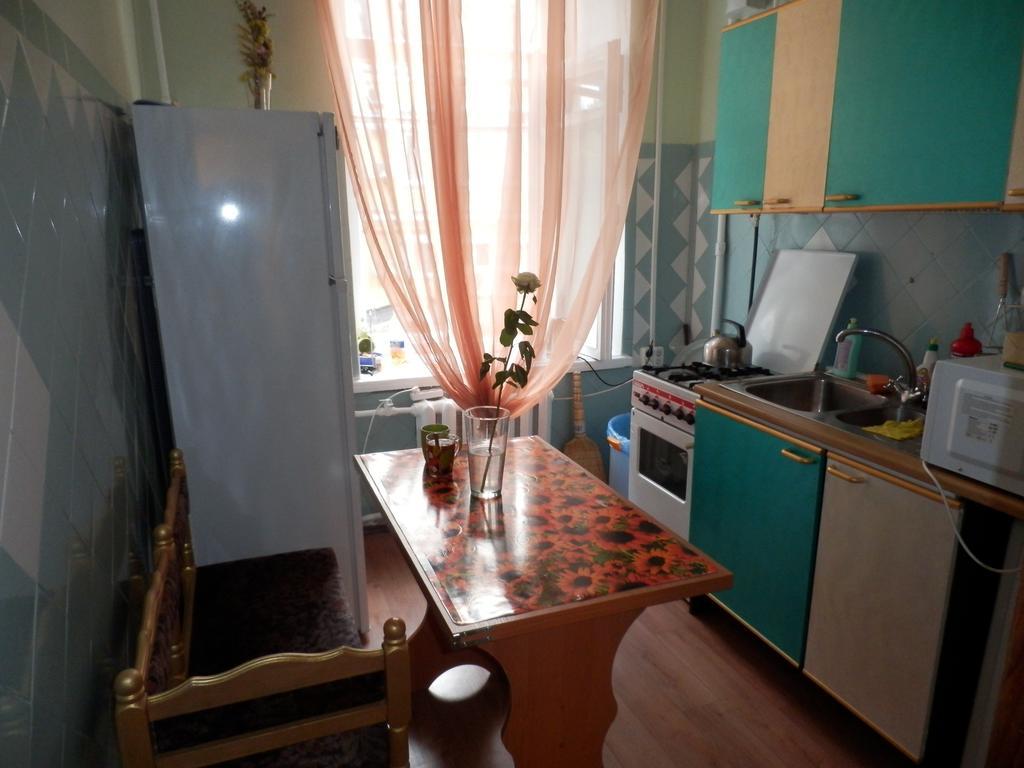Yourhostel Kiev Kyiv Exterior photo